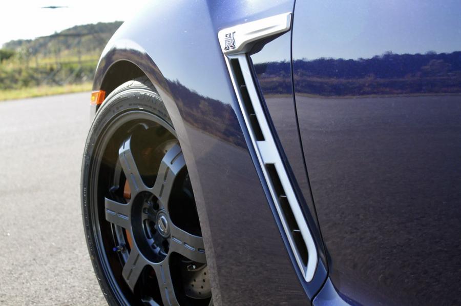  Nissan GT-R 2015 года  (фото 29 из 56)